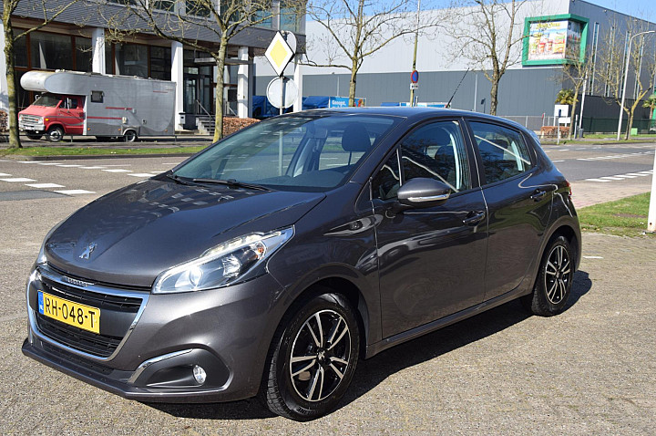 Peugeot 208 1.2 PureTech Blue Lion VERKOCHT !!!!