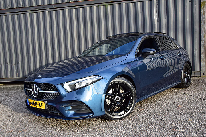 Mercedes-Benz A-Klasse 180 Business Solution AMG, Panorama dak, Allseason Banden